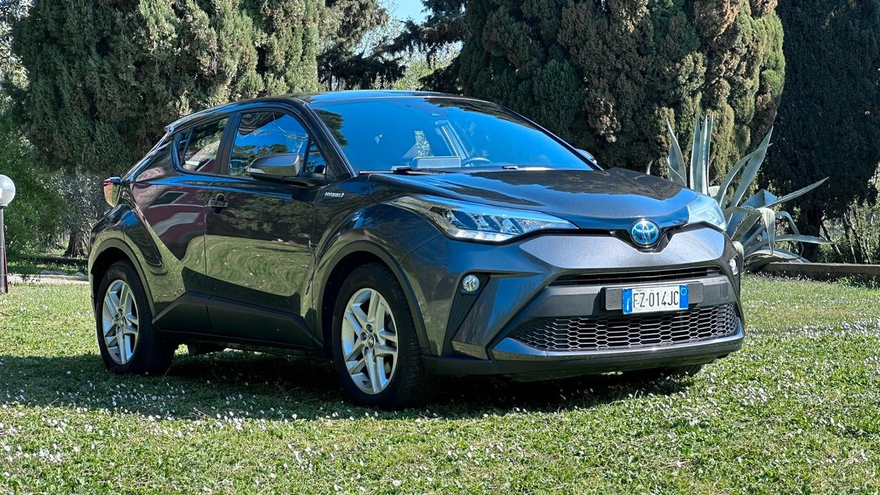 Toyota C-HR 1.8 Hybrid E-CVT Lounge PERFETTA leggi testo