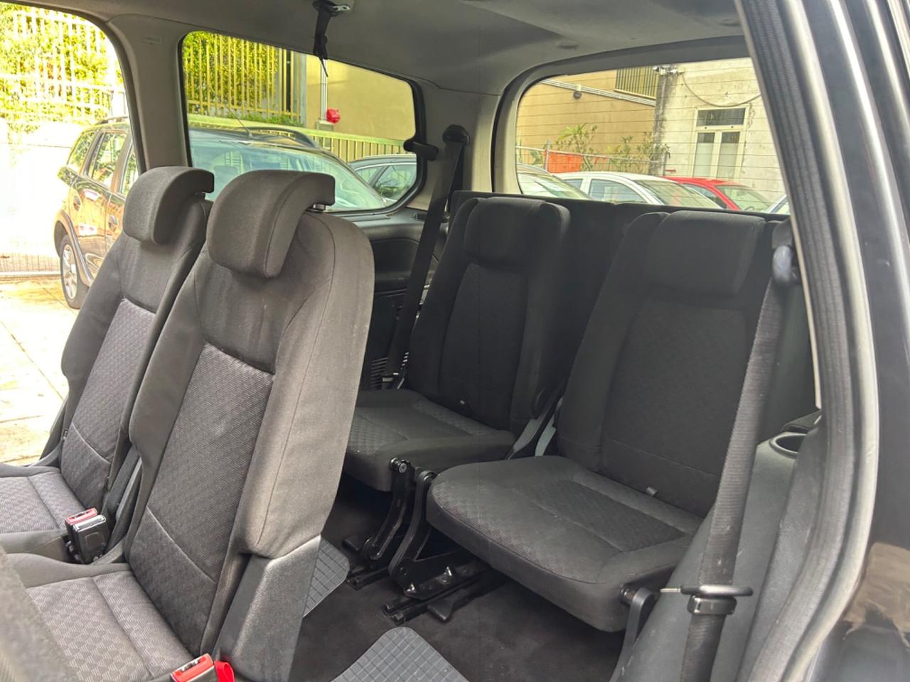 Ford Galaxy 2.0 TDCi 140 CV Ghia DPF