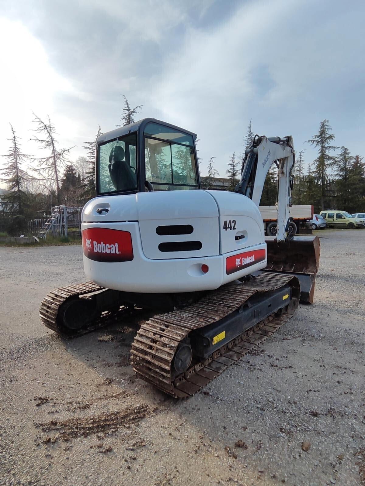 MIDI ESCAVATORE BOB CAT 442 con solo 2400 ore
