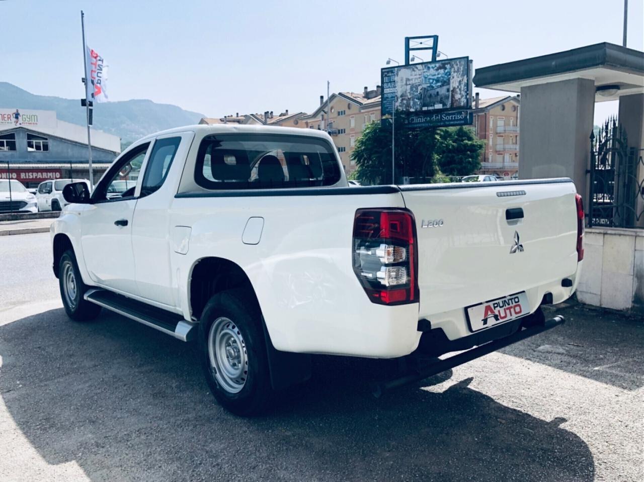Mitsubishi L200 2.3 D CABINA ESTESA 4x4 Super Se