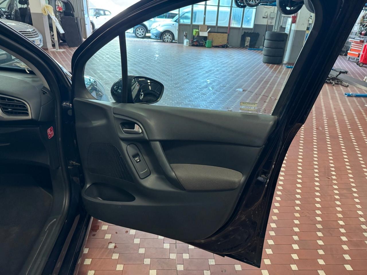 Citroen C3 1.2 PureTech 82 Exclusive - IDEALE PER NEOPATENTATI