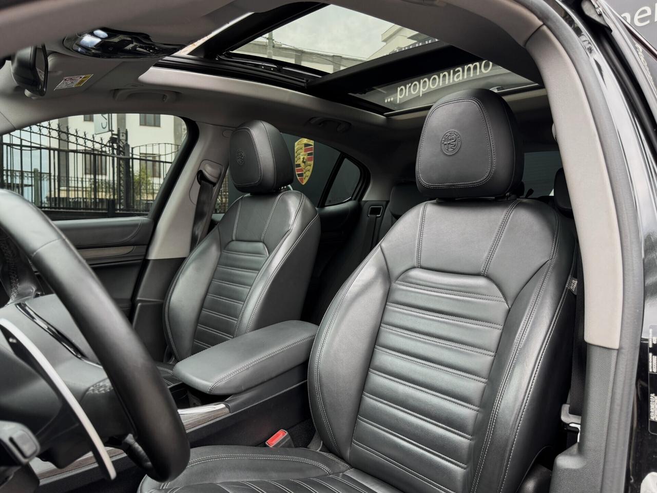 Alfa Romeo Stelvio 2.2 Turbo Diesel Ti 160CV TETTO