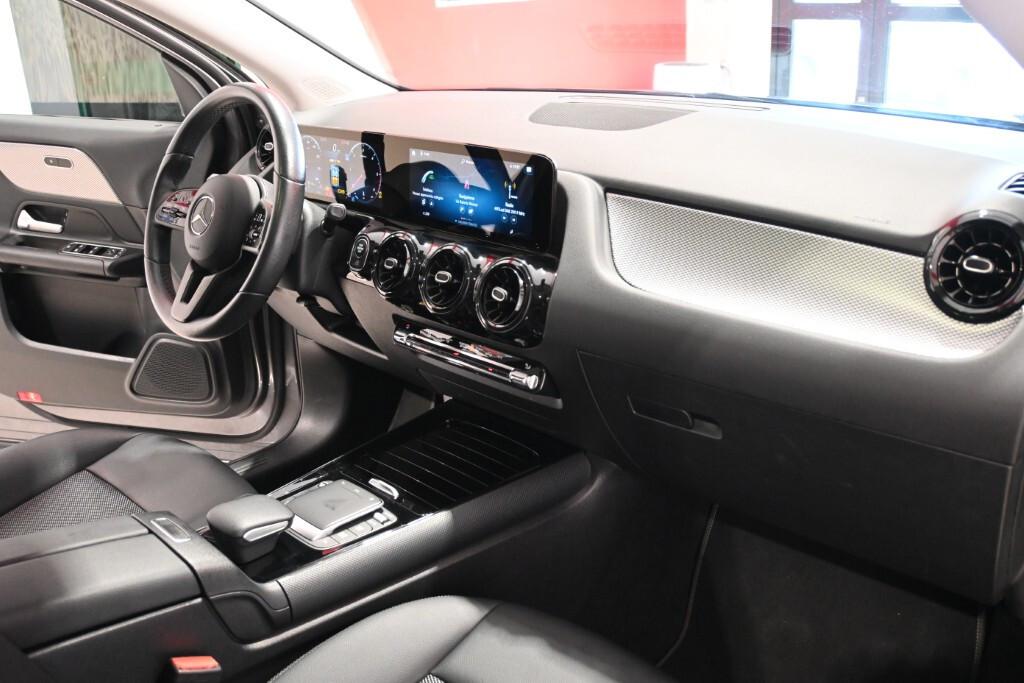 MERCEDES GLA 180D AUTOM + TETTO PAN