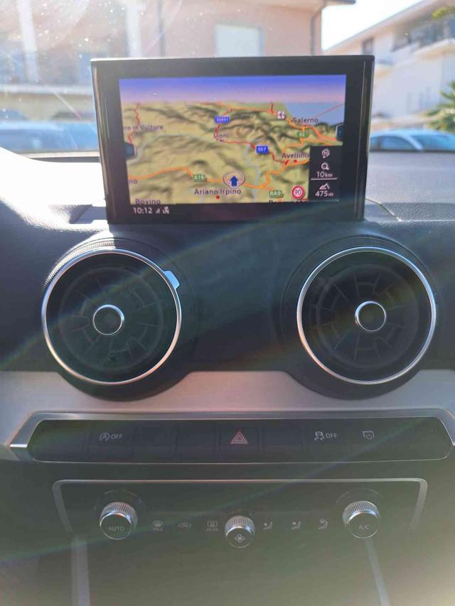 AUDI Q2 35 TDI quattro S tronic Business