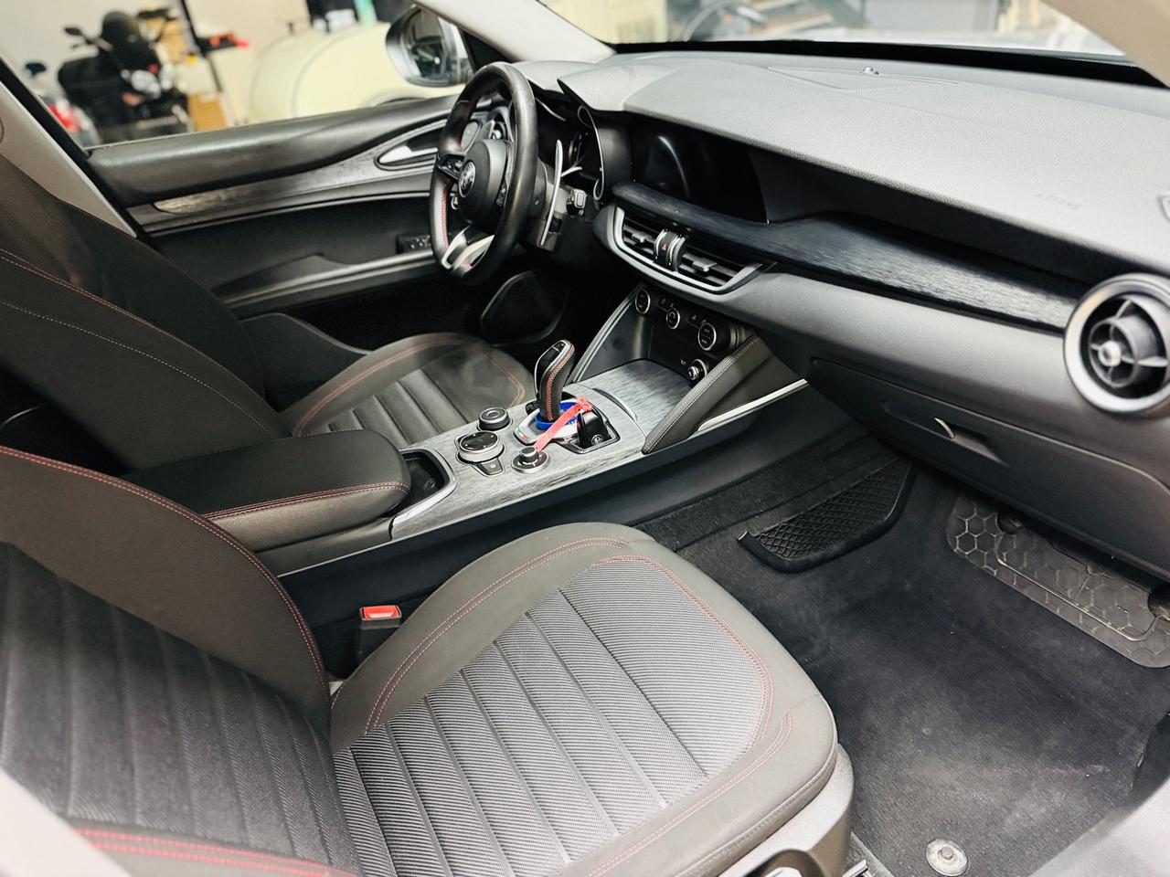 Alfa Romeo Stelvio 2.2 Turbodiesel 160 CV AT8 RWD RED PASSION*