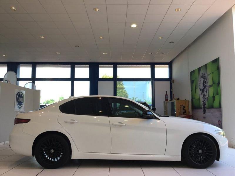 Alfa Romeo Giulia 2.2 Turbo Diesel 180 CV AT8 Super MY16