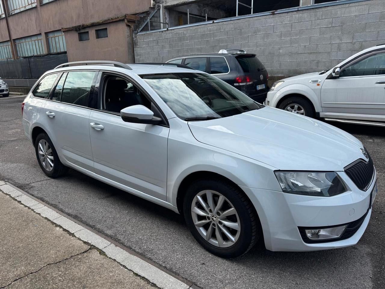 Skoda Octavia 1.6 TDI CR 105 CV DSG Elegance*EURO5B*NAVI