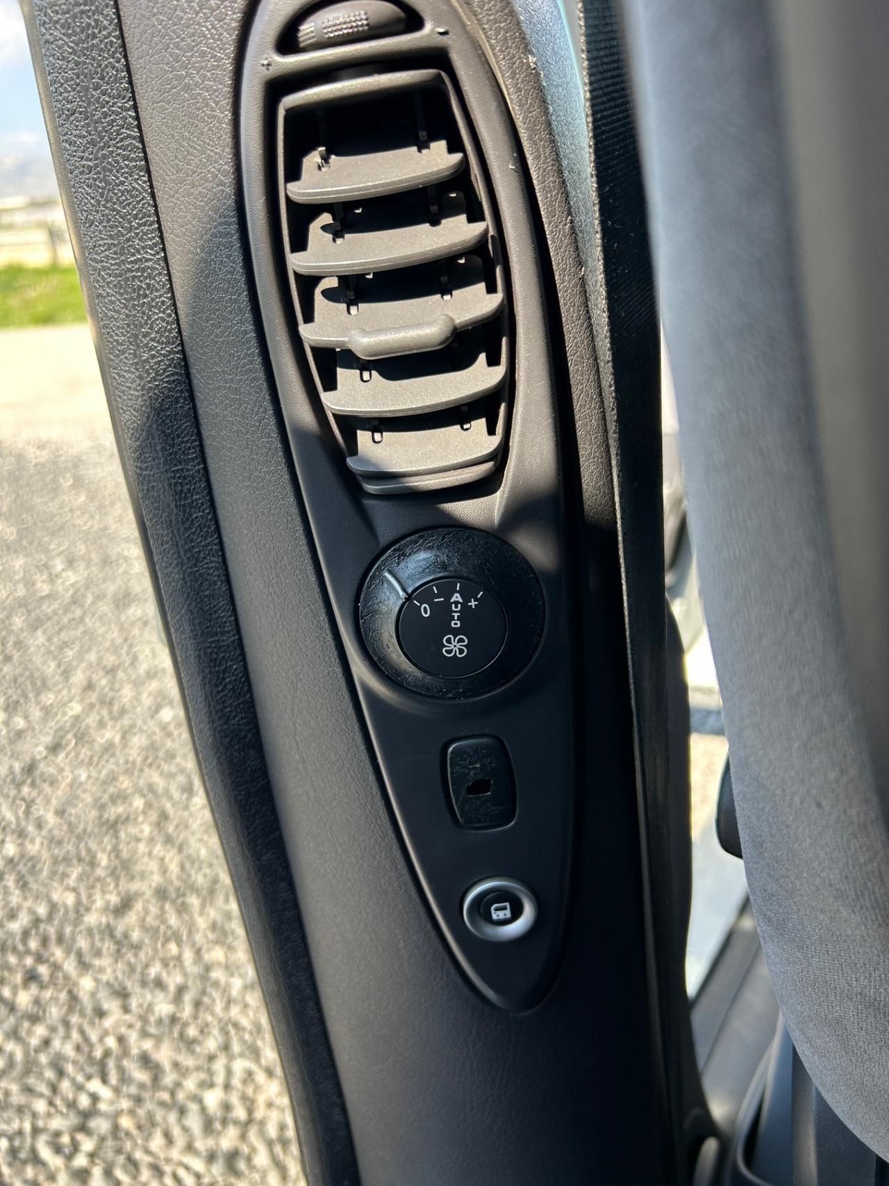 Peugeot 807 2.0 HDi FAP SR