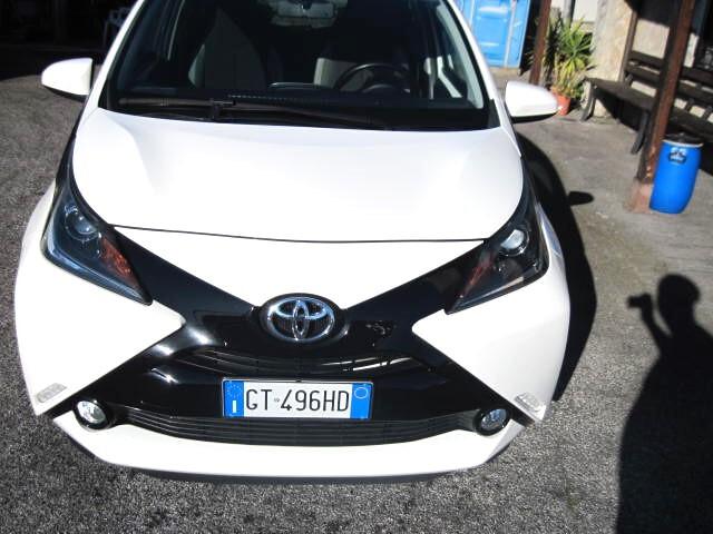 Toyota Aygo 1.0 VVT-i 69 CV 5 porte x-business MMT