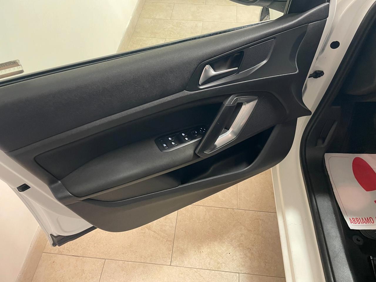 Peugeot 308 1.6 HDi 115 CV Allure GT LINE NEOPATENTATI TAGLIANDO