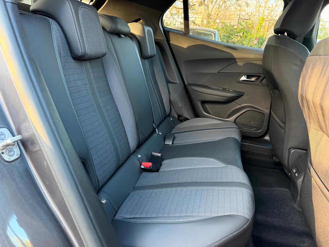 Peugeot 2008 BlueHDi 130 S&S EAT8 Allure Pack 2022