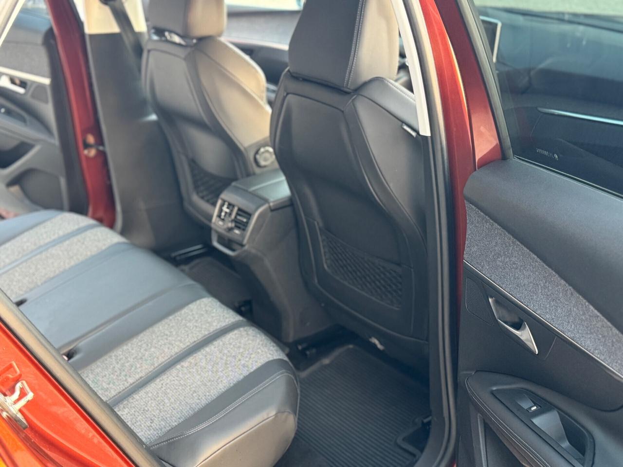 Peugeot 3008 BlueHDi 130 cv Garanzia 12 Mesi !