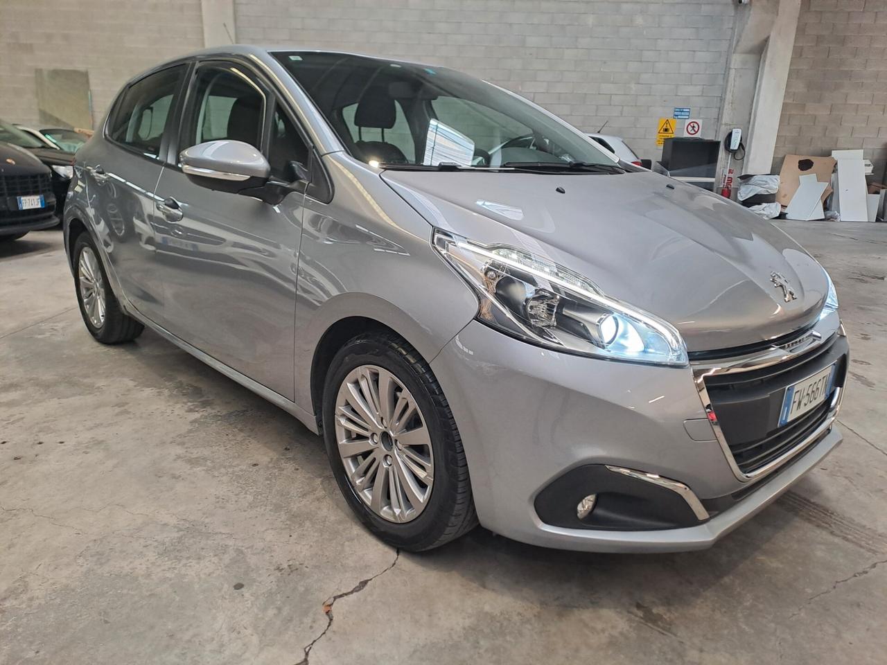 PEUGEOT 208 1.2 BENZINA *DA VETRINA*