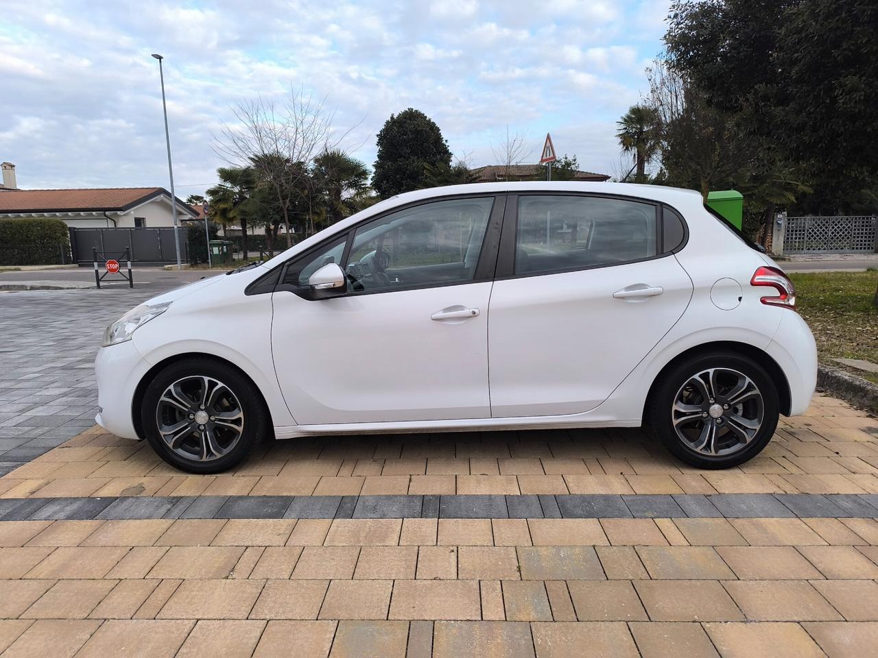 Peugeot 208 1.4 VTi 95 CV 5p. GPL Allure neopatentati