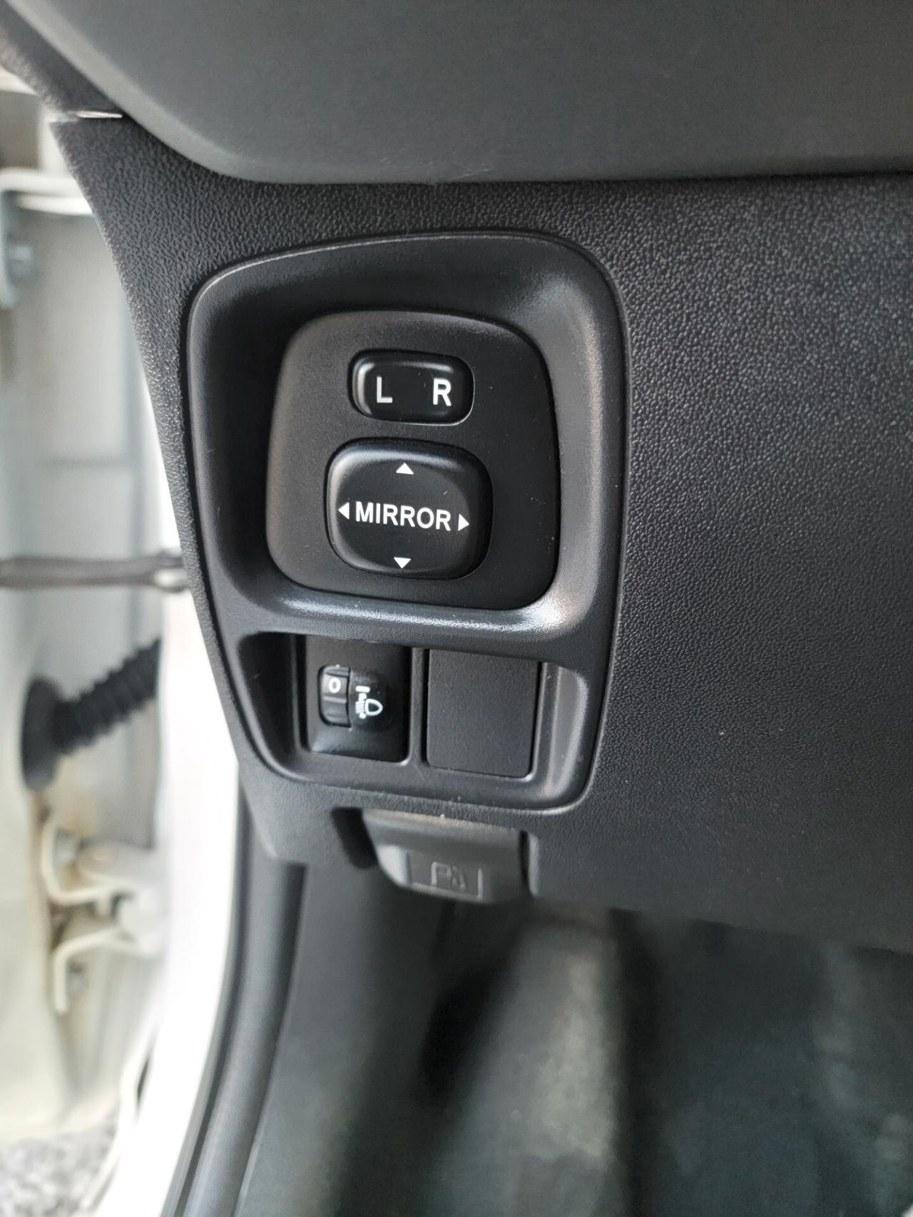 Toyota Aygo Connect x-play MMT 51 mila km! Garanzia