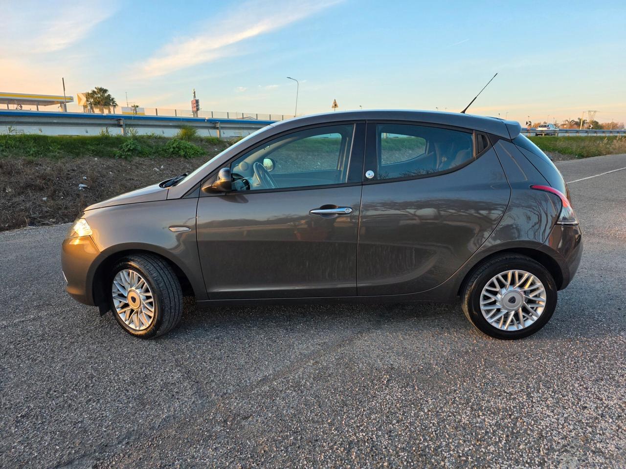 Lancia Ypsilon 1.2 69 CV 5 porte GPL Ecochic Gold