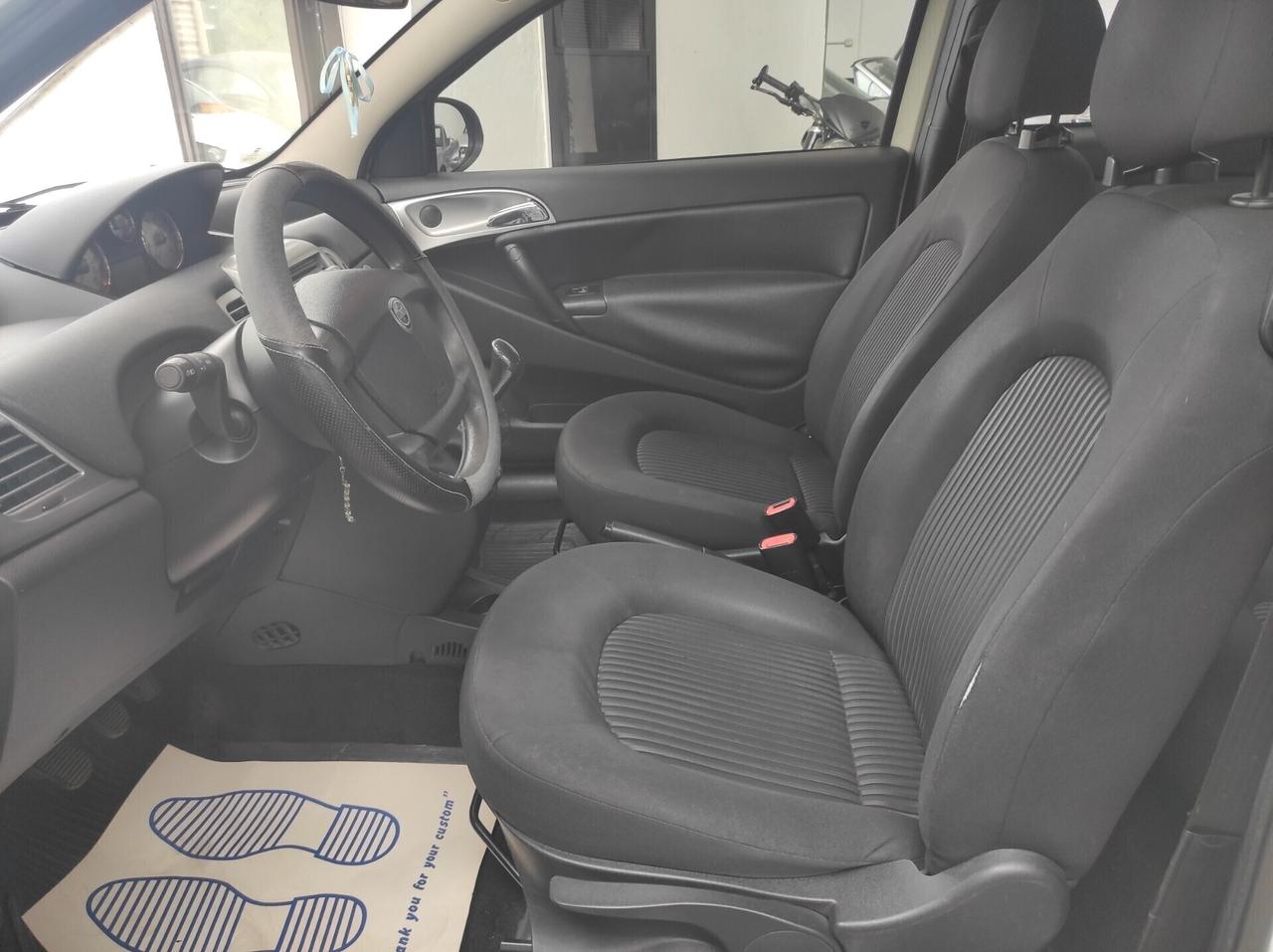 Lancia Ypsilon 1.2 Argento NEOPATENTATI