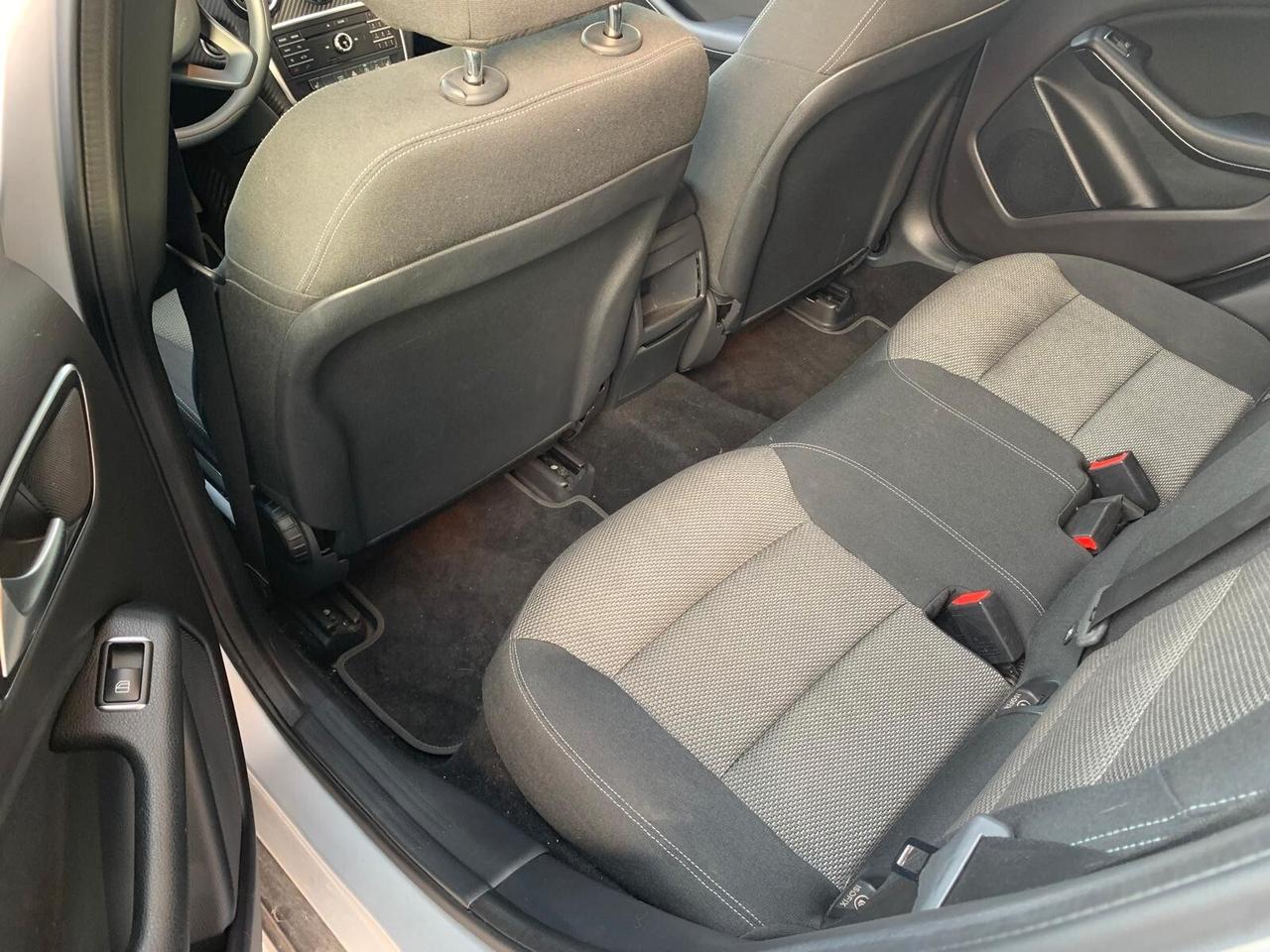 Mercedes-benz GLA 180 Business NEOPAT.