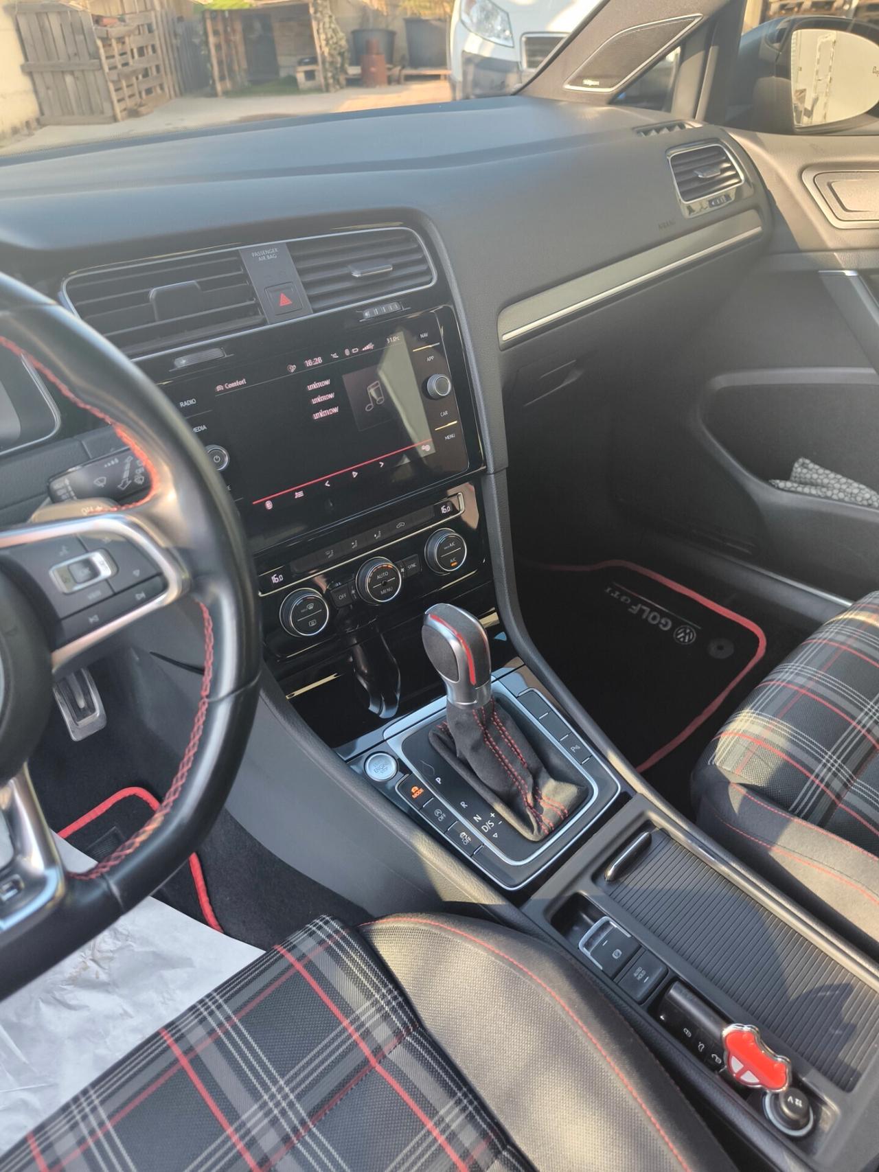 Volkswagen Golf GTI Performance 2.0 245 CV TSI DSG 5p. BMT