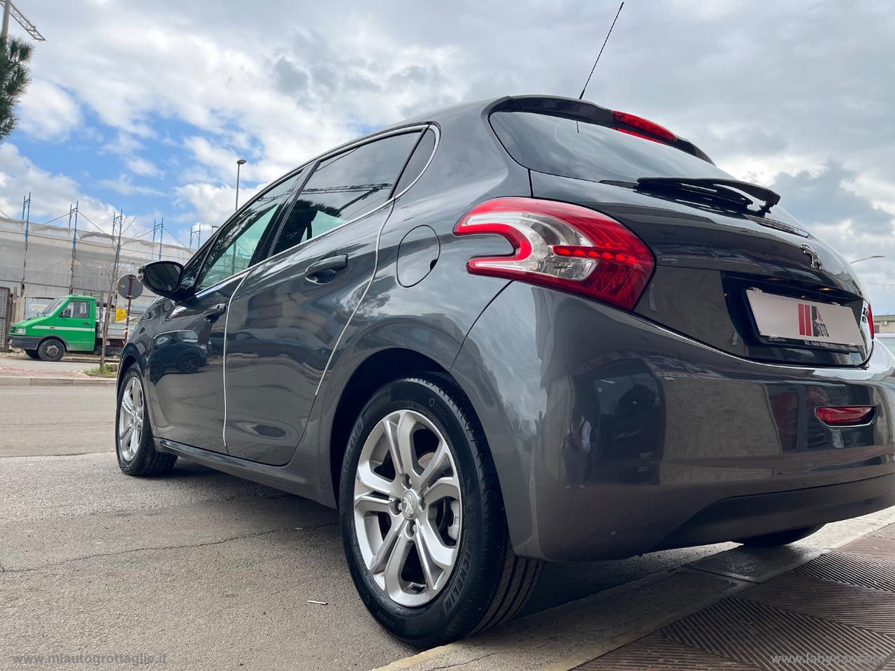 PEUGEOT 208 1.6 e-HDi 92 CV S&S 5p. Allure