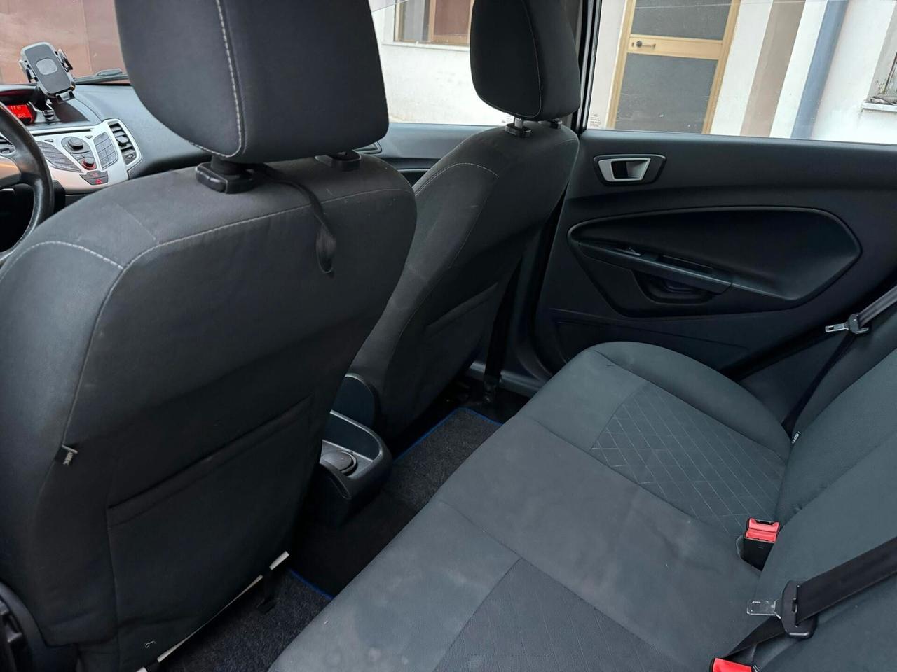 Ford Fiesta Ikon 1.4 TDCi 70CV 5 porte