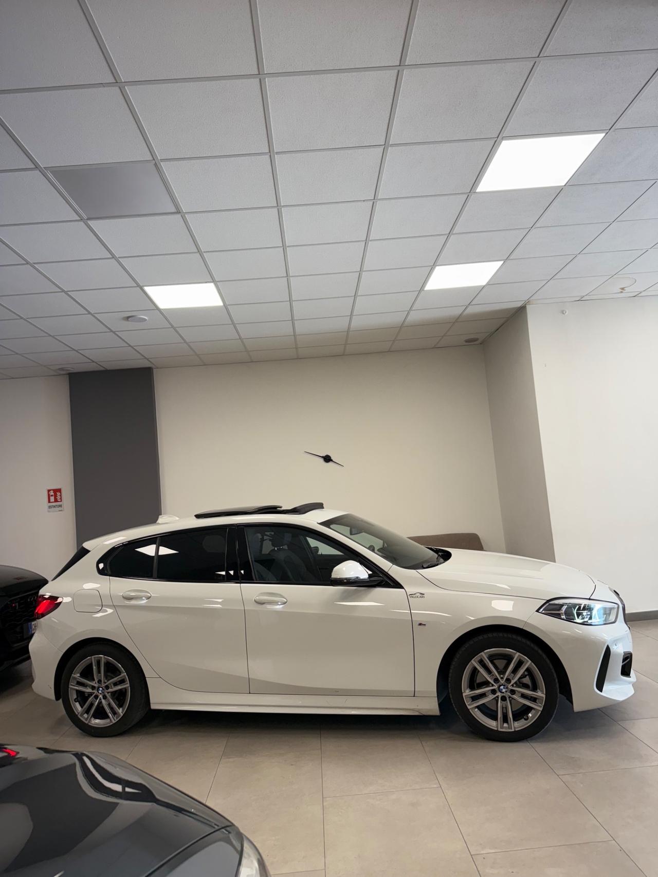Bmw 116 116d 5p. Msport