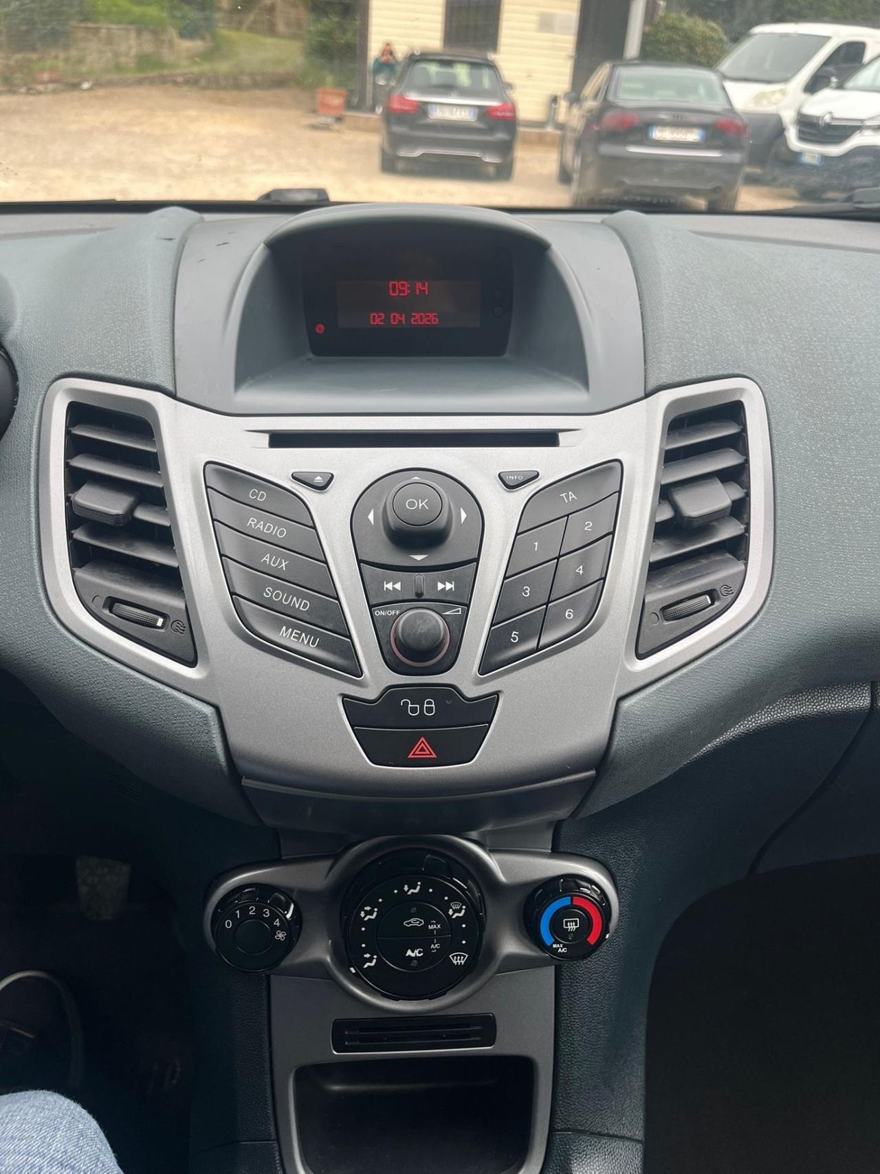 Ford Fiesta 1.2 Benzina - Neopatentati