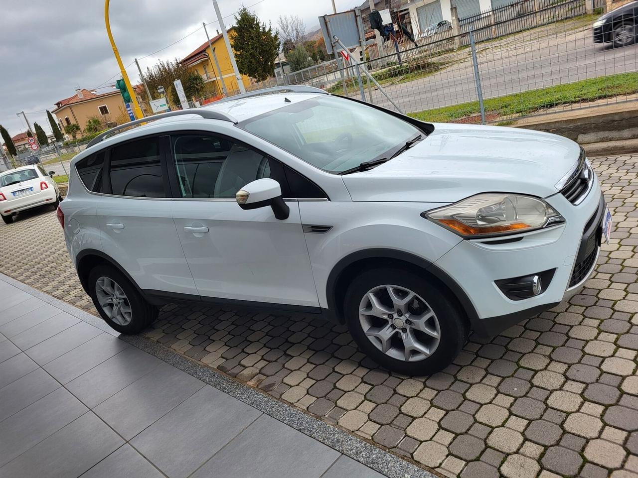 Ford Kuga Titanium 2wd 136cv NAVIGATORE / DISPLAY TOUCH