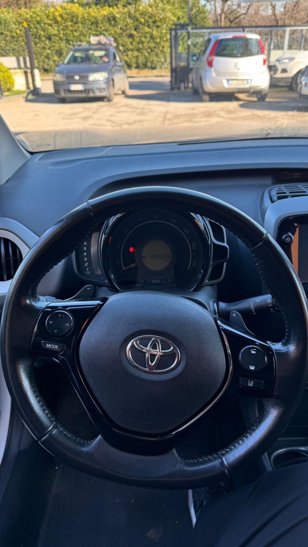 Toyota Aygo 1.0 VVT-i 72 CV 5 porte x-lusiv AUTOMATICA