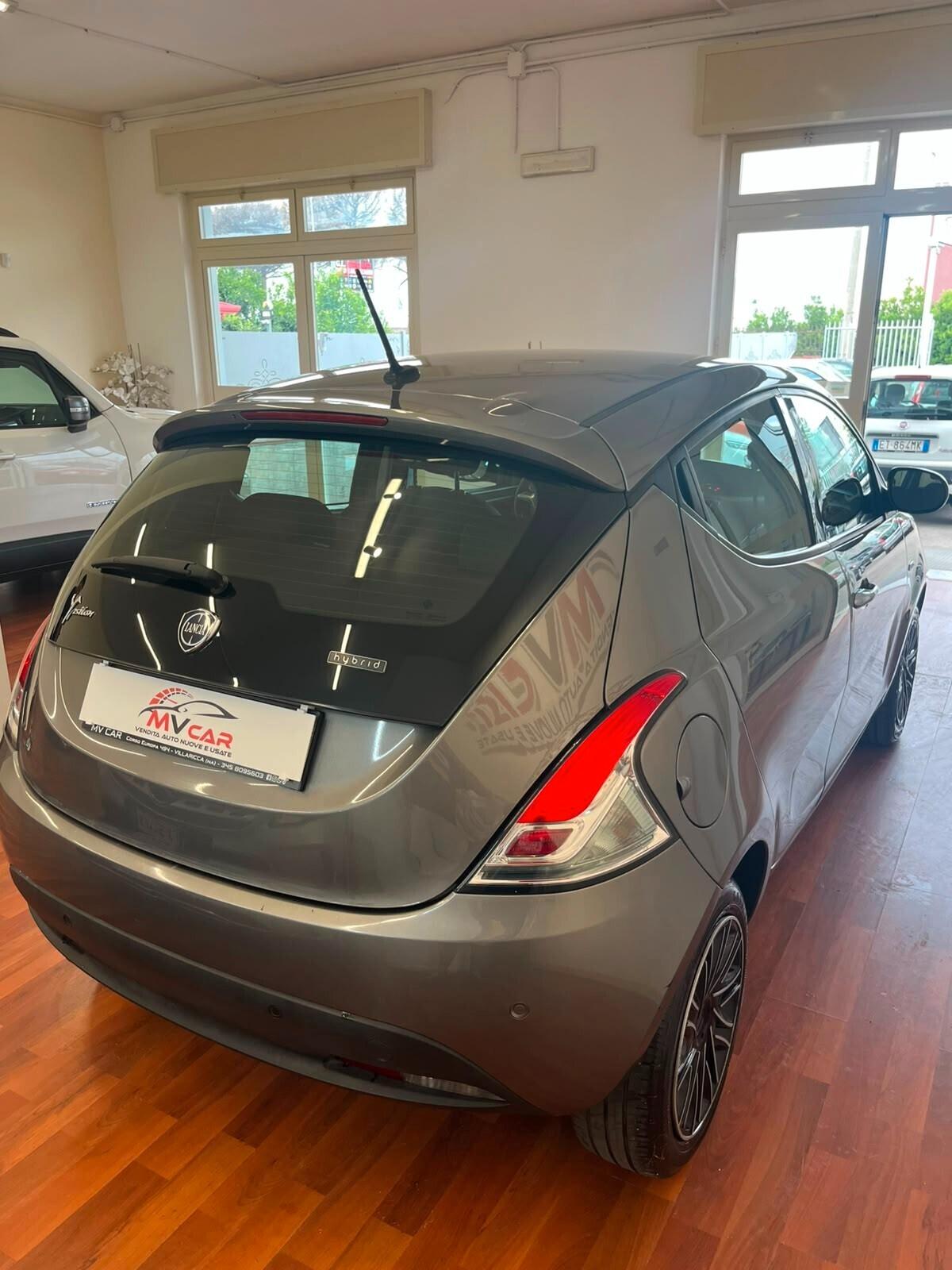 Lancia Ypsilon 1.0 FireFly 5 porte S&S Hybrid Gold Plus