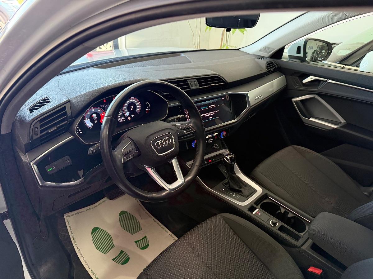 AUDI - Q3 - 35 TDI S tronic Business Advanced