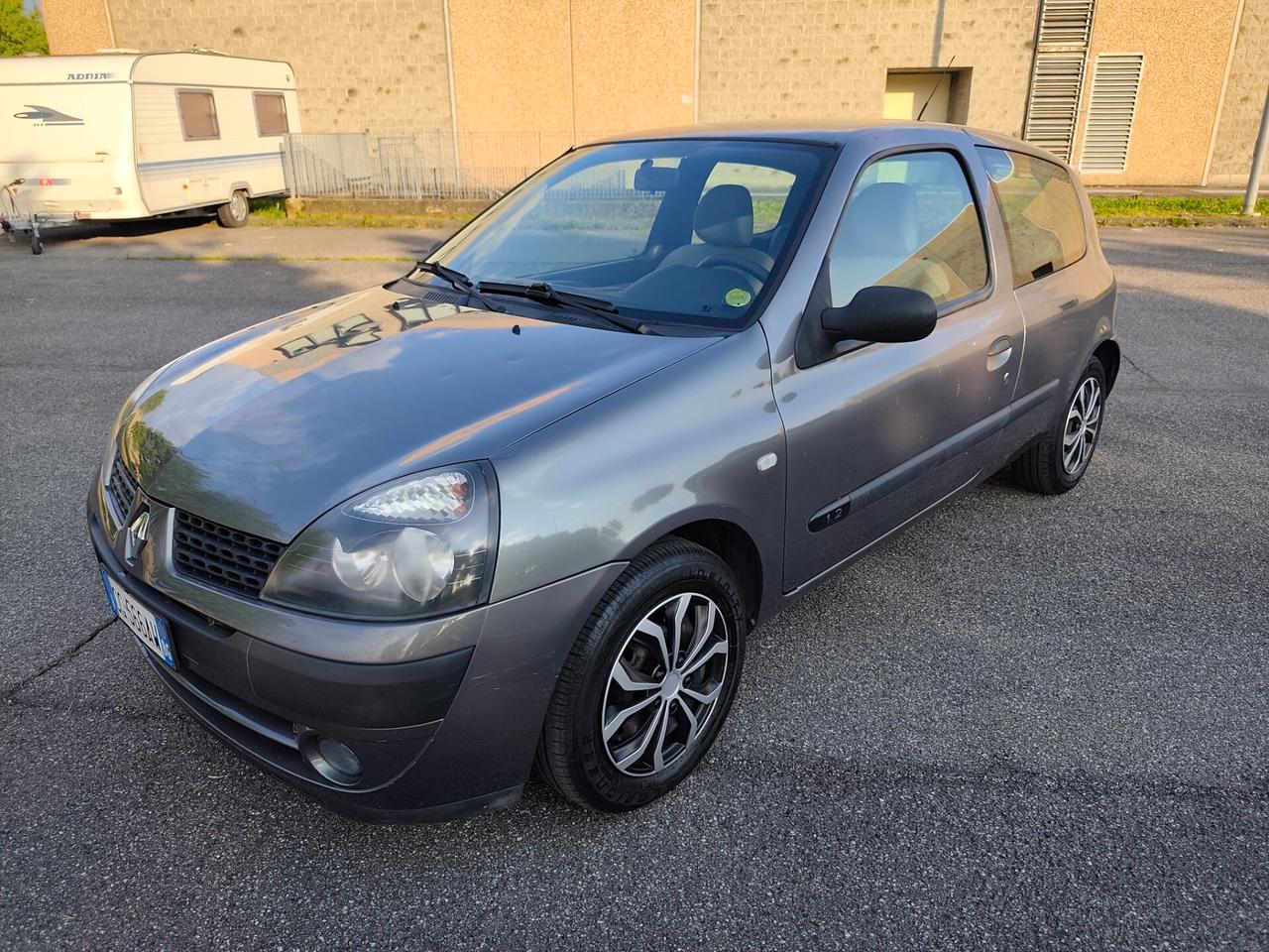 Renault Clio 1.2 16V Benz Dynamic