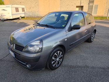 Renault Clio 1.2 16V Benz Dynamic