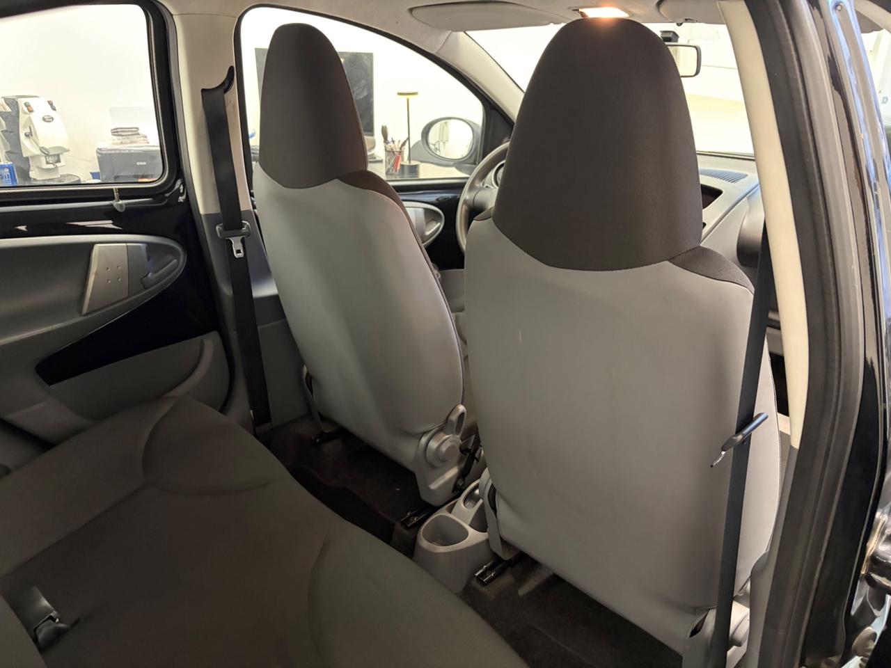 Toyota Aygo 1.0 5 porte Now 12 MESI DI GARANZIA