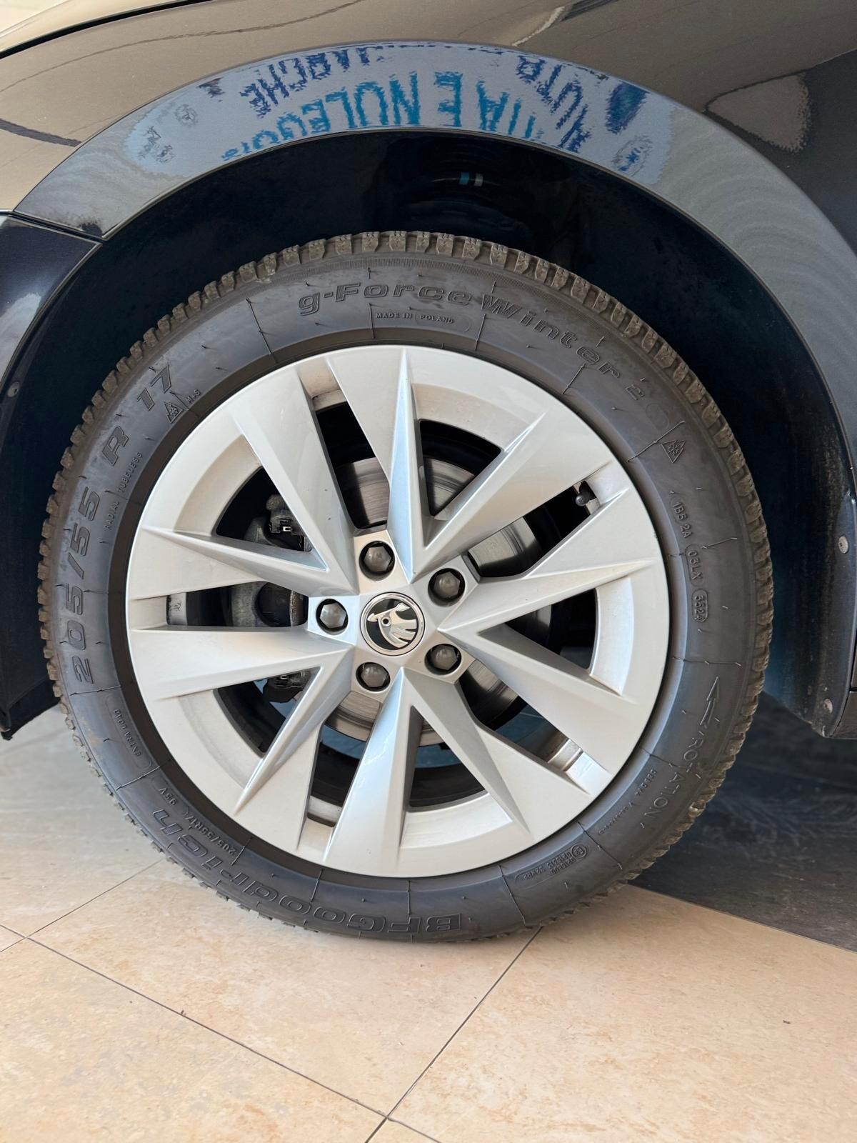 Skoda Octavia 2.0 TDI EVO SCR DSG Wagon Sportline