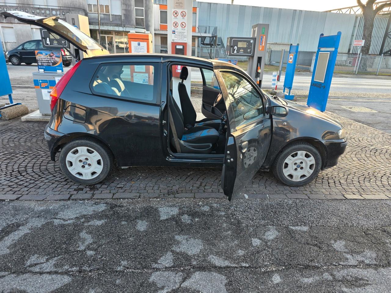 Fiat Punto 1.2i cat 3 porte Verve con 175.000km Neopatentati ok