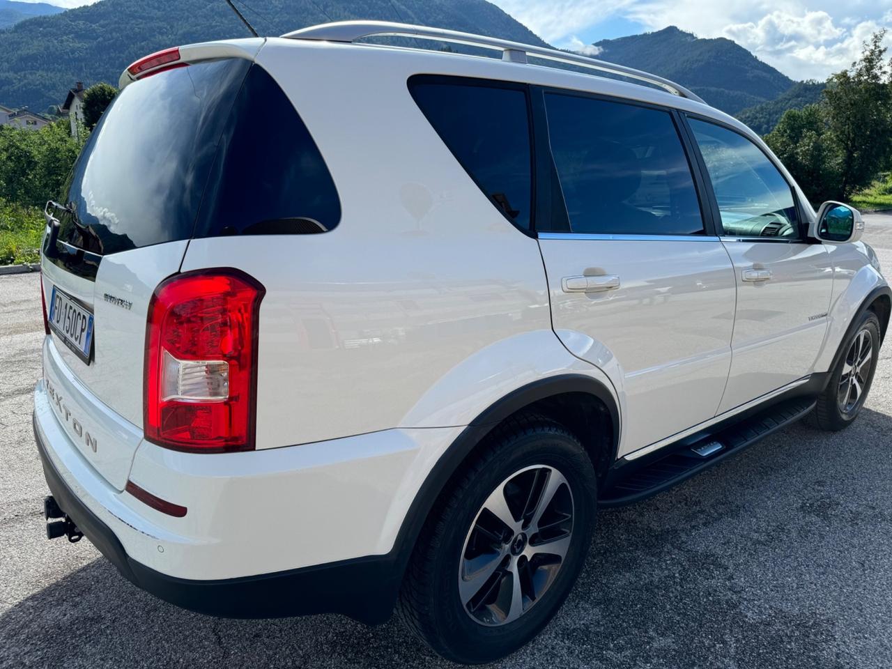 Ssangyong Rexton W 2.2 Diesel 4WD A/T Top Pelle Nera