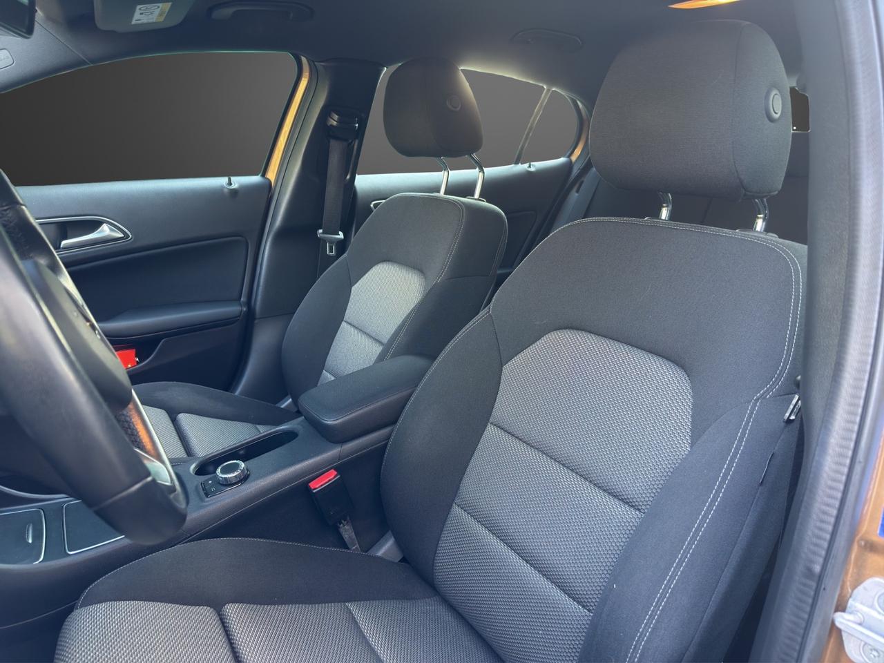 Mercedes-benz GLA 200 d Business