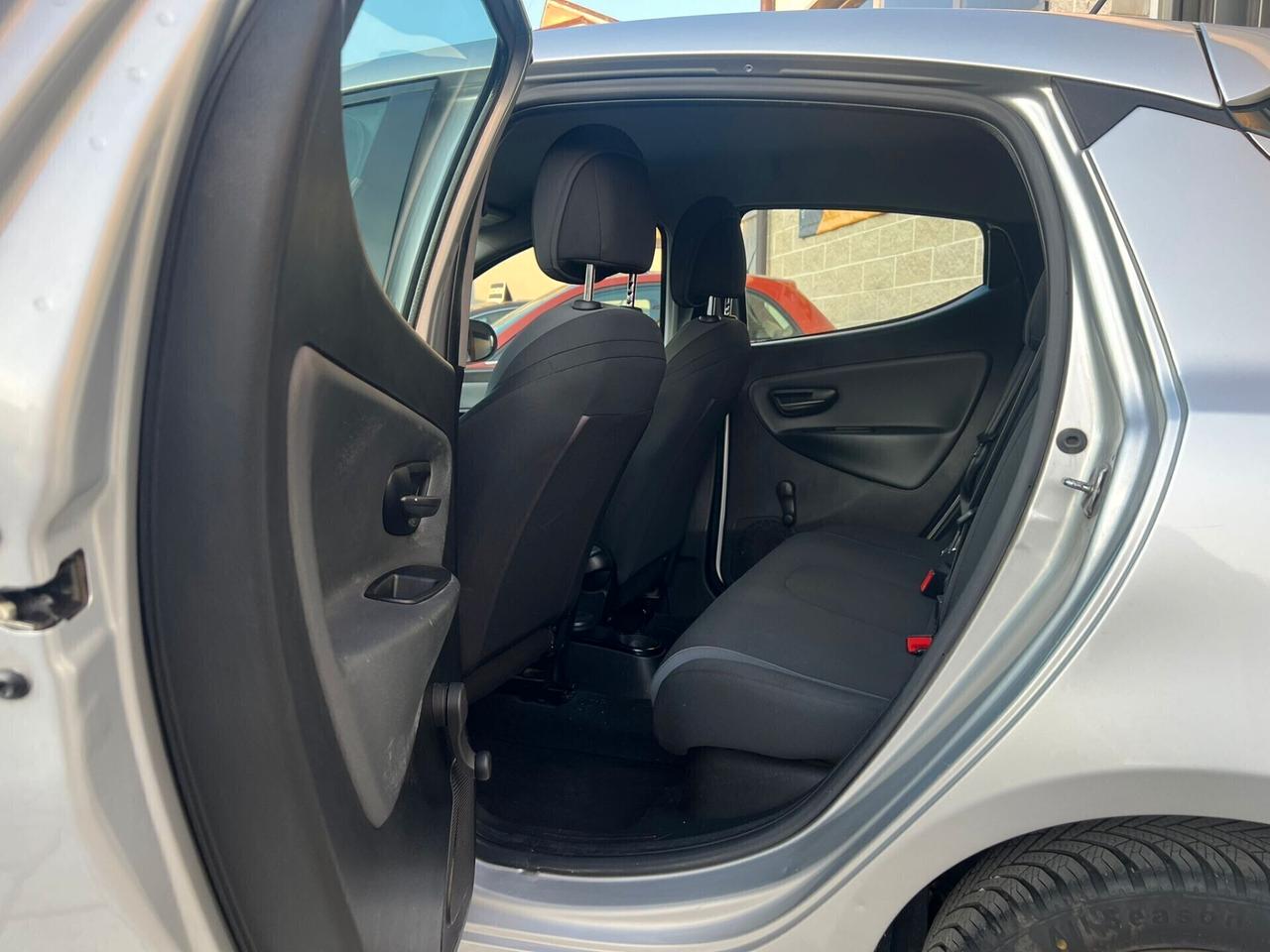 Lancia Ypsilon 1.2 69 CV 5 porte Platinum