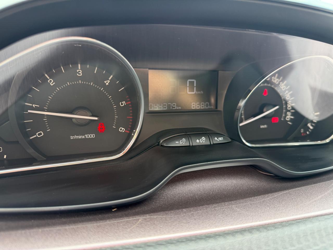 Peugeot 2008 1.6HDi 92CV S&S-2015"KM 44.000"