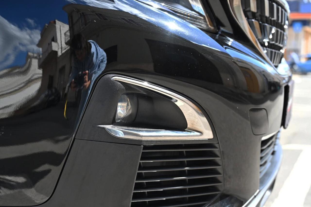Peugeot 3008 BlueHDi 130 S&S Business
