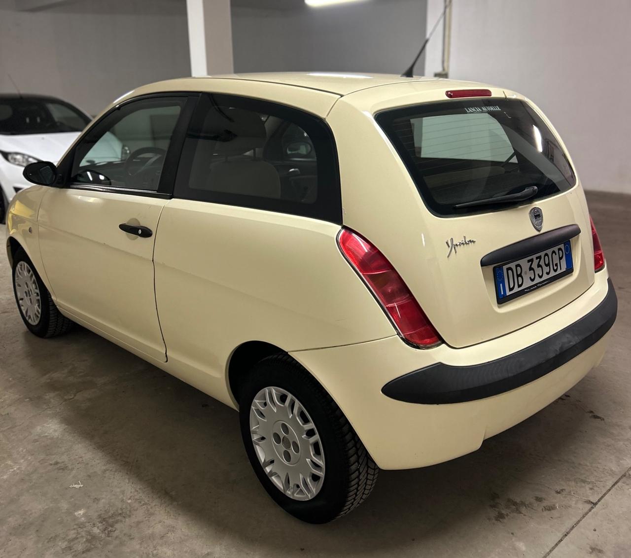 Lancia Ypsilon 1.2 16V Oro