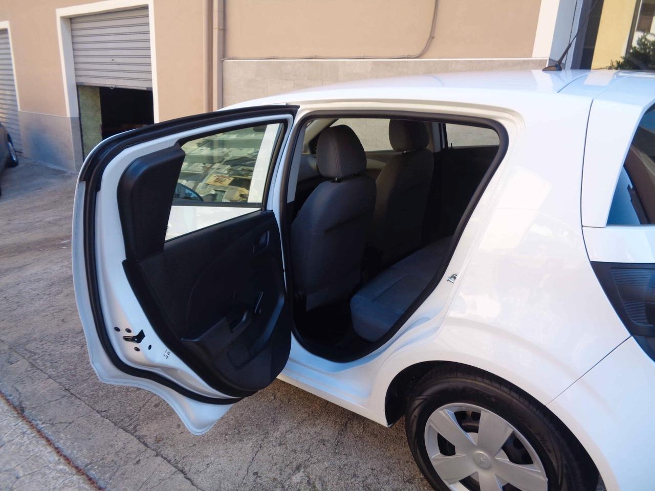 Chevrolet Aveo 1.2 70CV 5 porte (Neopatentati)