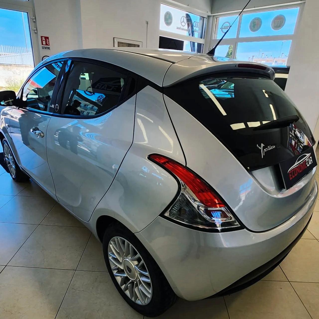 Lancia Ypsilon 1.2 69 CV 5 porte GPL Ecochic Silver km 123.000