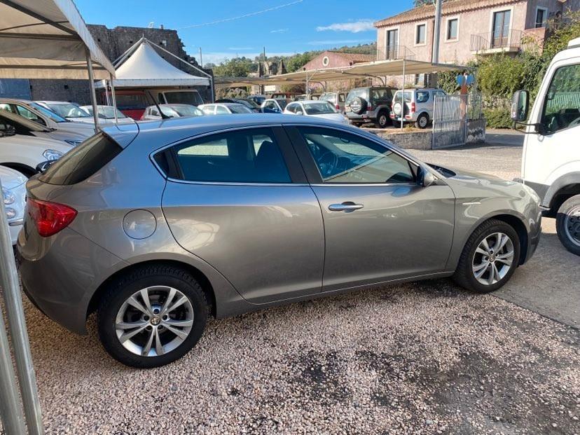 Alfa Romeo Giulietta 1.6 JTDm-2 105 CV Distinctive