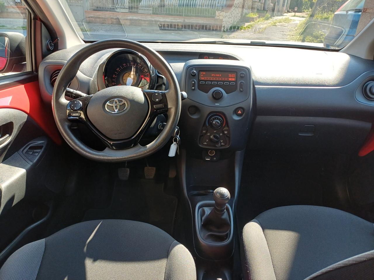 Toyota Aygo Connect 1.0 72 CV 5 porte x-connect