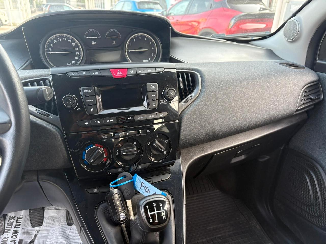 Lancia Ypsilon 0.9 TwinAir 5 porte Metano Ecochic Gold