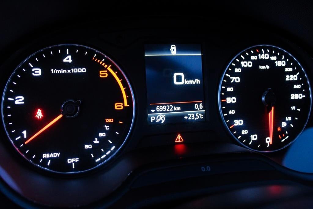 AUDI Q2 2.0 TDI 115 CV s-tronic *FULL LED *Tetto