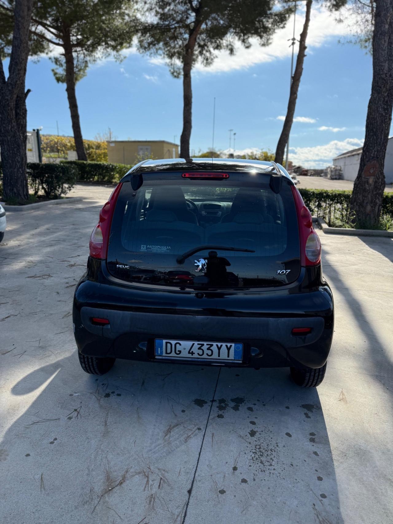 Peugeot 107 1.0 68CV 5p. Plaisir