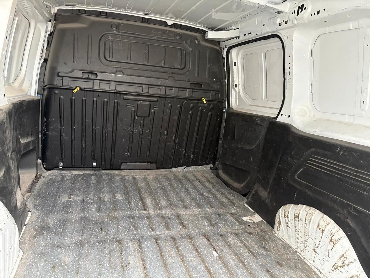 Peugeot Partner PREMIUM BlueHDi 100 PL mt SPOTICAR